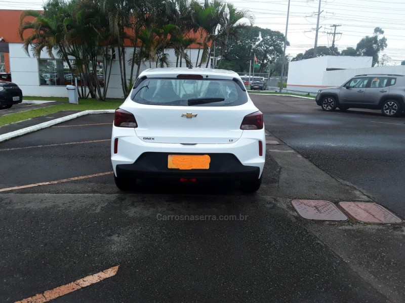 ONIX 1.0  LT 12V FLEX 4P MANUAL - 2020 - CARLOS BARBOSA