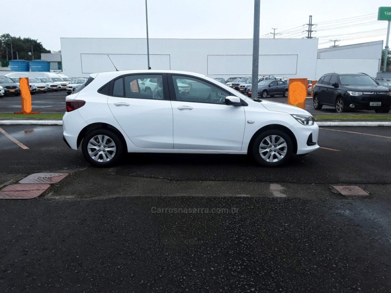 ONIX 1.0  LT 12V FLEX 4P MANUAL - 2020 - CARLOS BARBOSA