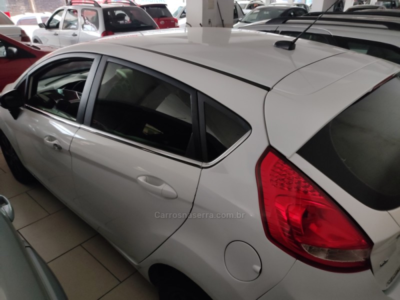 FIESTA 1.5 SE HATCH 16V FLEX 4P MANUAL - 2012 - CAXIAS DO SUL