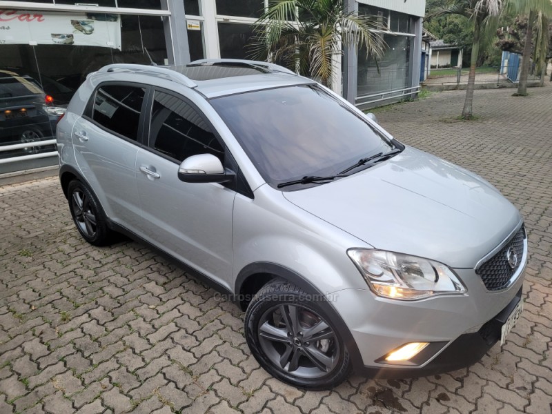 korando 2.0 gls 4x4 16v turbo diesel 4p automatico 2012 nova prata