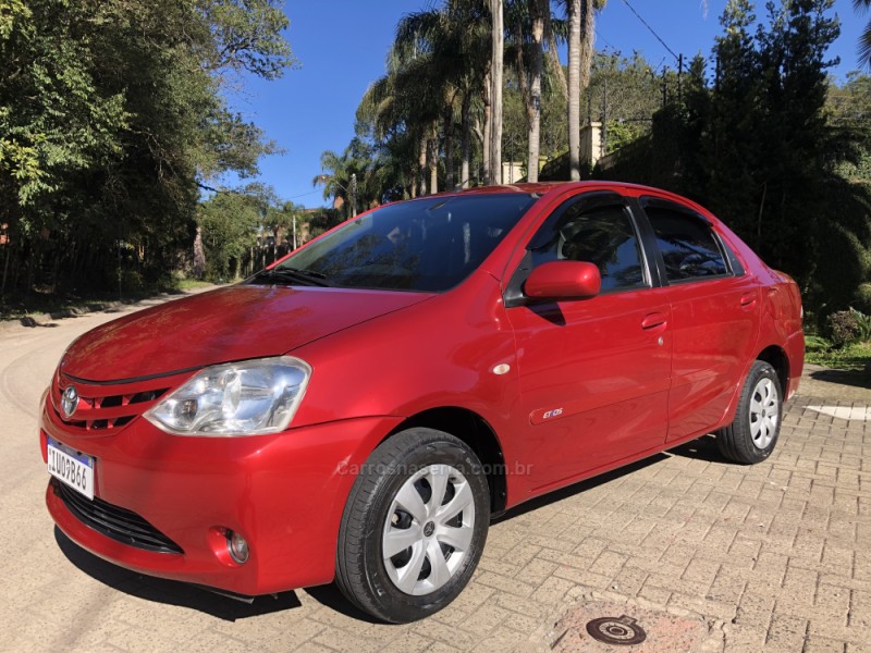 etios 1.5 xs 16v flex 4p manual 2013 caxias do sul
