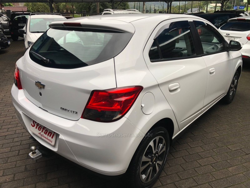 ONIX 1.4 MPFI LTZ 8V FLEX 4P MANUAL - 2014 - FELIZ