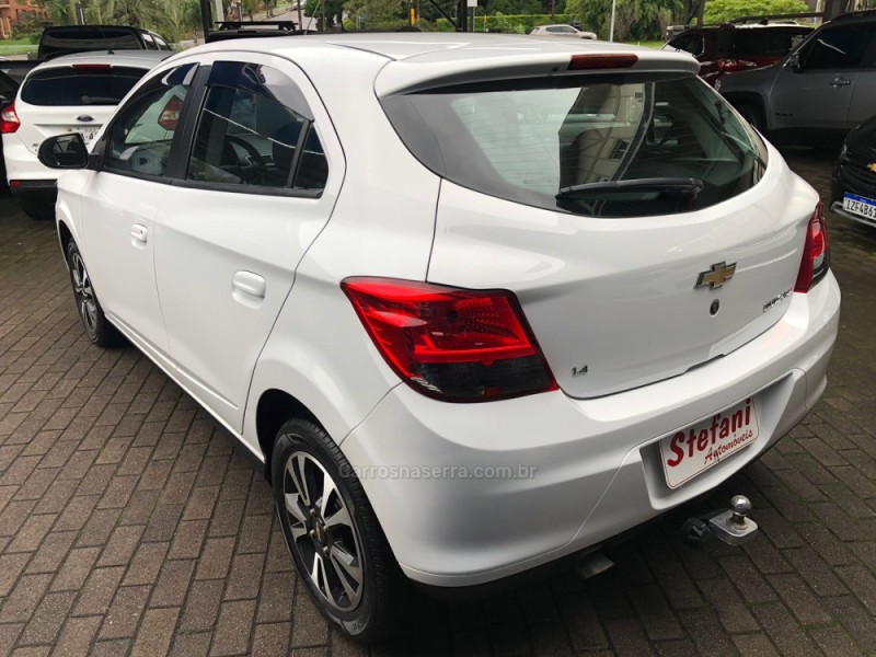 ONIX 1.4 MPFI LTZ 8V FLEX 4P MANUAL - 2014 - FELIZ