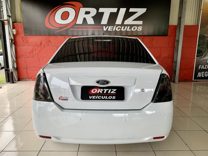 FIESTA 1.6 ROCAM SE SEDAN 8V FLEX 4P MANUAL - 2014 - CAXIAS DO SUL