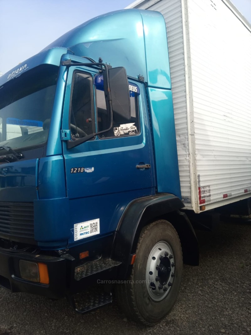 1218  - 1993 - PORTãO