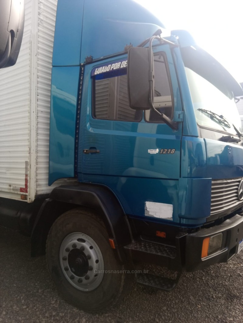 1218  - 1993 - PORTãO