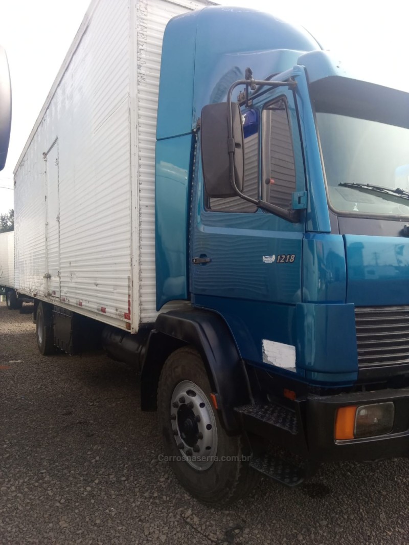 1218  - 1993 - PORTãO