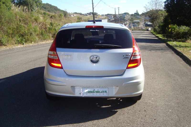 I30 2.0 MPI 16V GASOLINA 4P MANUAL - 2011 - FLORES DA CUNHA