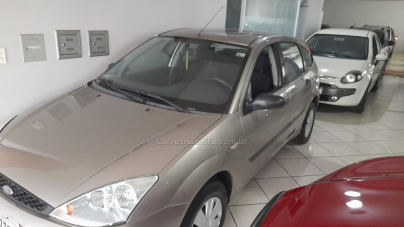 FOCUS 1.6 8V FLEX 4P MANUAL - 2009 - FLORES DA CUNHA
