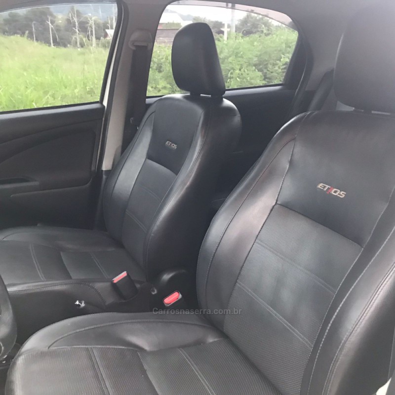 ETIOS 1.5 PLATINUM SEDAN 16V FLEX 4P AUTOMÁTICO - 2018 - TRêS COROAS
