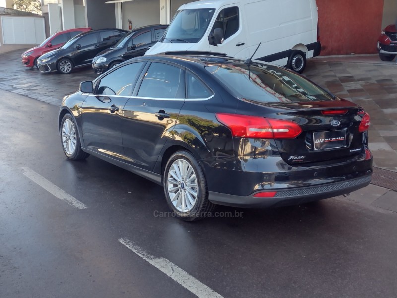 FOCUS 2.0 TITANIUM FASTBACK 16V FLEX 4P AUTOMÁTICO - 2018 - GUAPORé