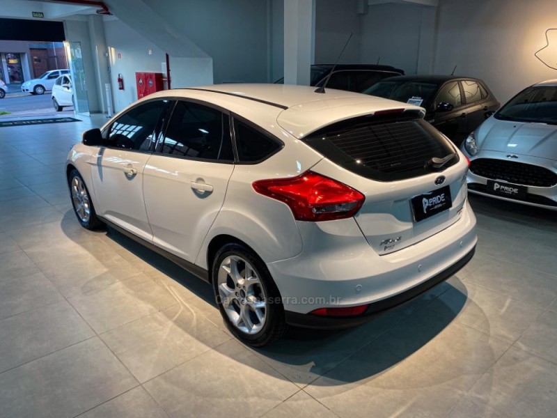 FOCUS 2.0 SE PLUS 16V FLEX 4P AUTOMÁTICO - 2016 - CAXIAS DO SUL