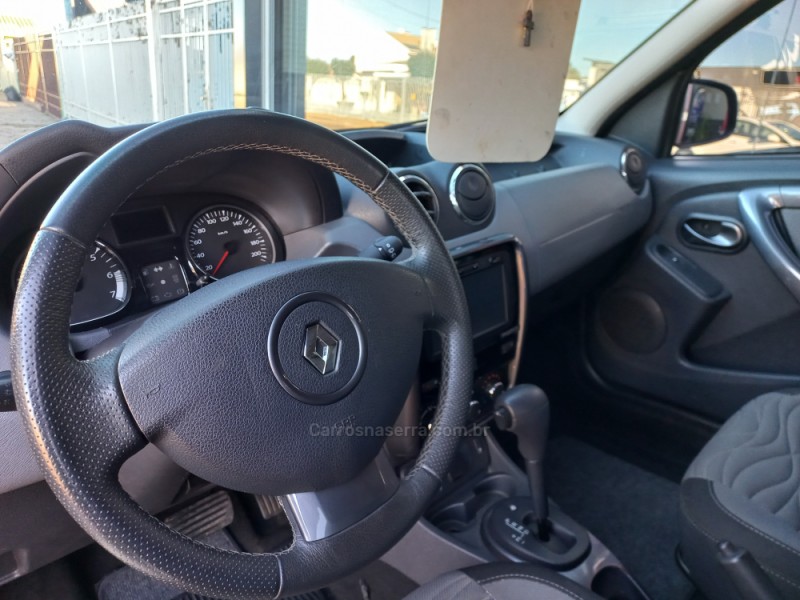 DUSTER 2.0 DYNAMIQUE 4X2 16V FLEX 4P AUTOMÁTICO - 2015 - VACARIA