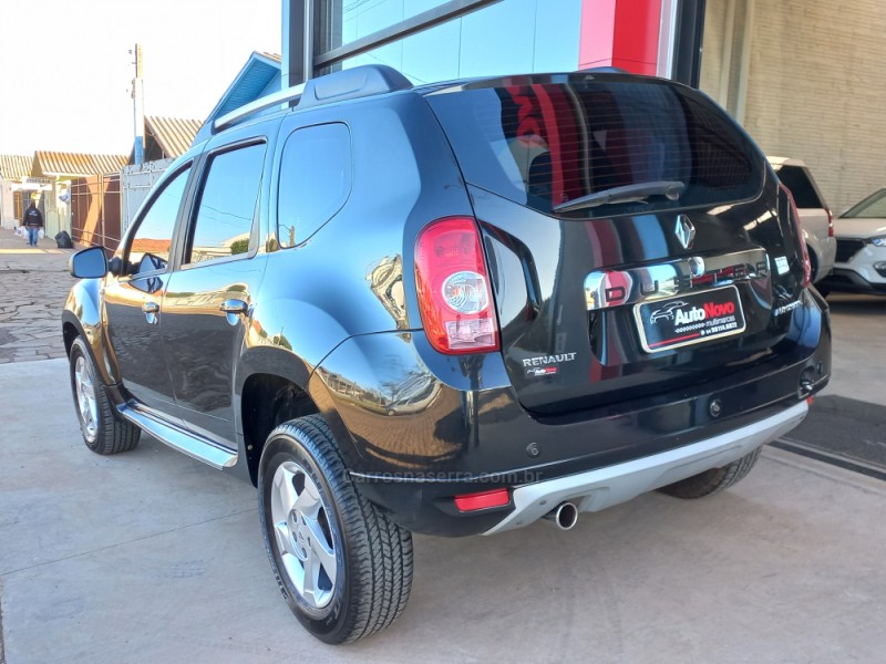 DUSTER 2.0 DYNAMIQUE 4X2 16V FLEX 4P AUTOMÁTICO - 2015 - VACARIA