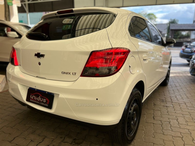 ONIX 1.4 MPFI LT 8V FLEX 4P MANUAL - 2013 - DOIS IRMãOS