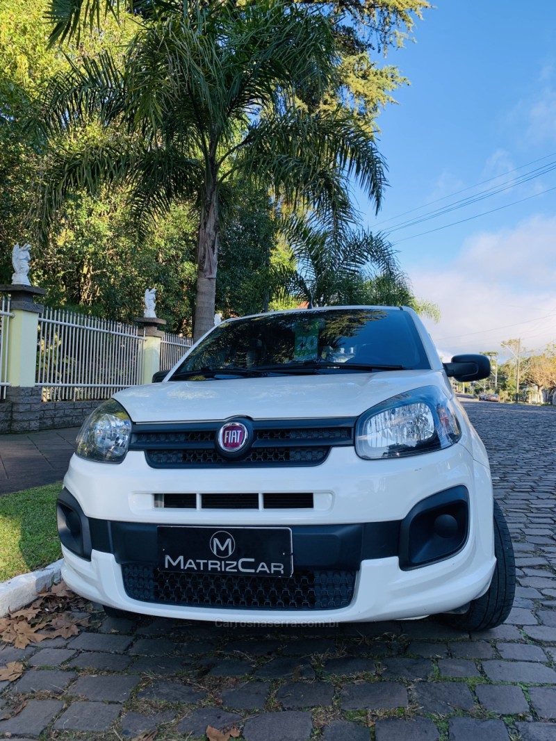 UNO 1.0 EVO ATTRACTIVE 8V FLEX 4P MANUAL - 2020 - CANELA