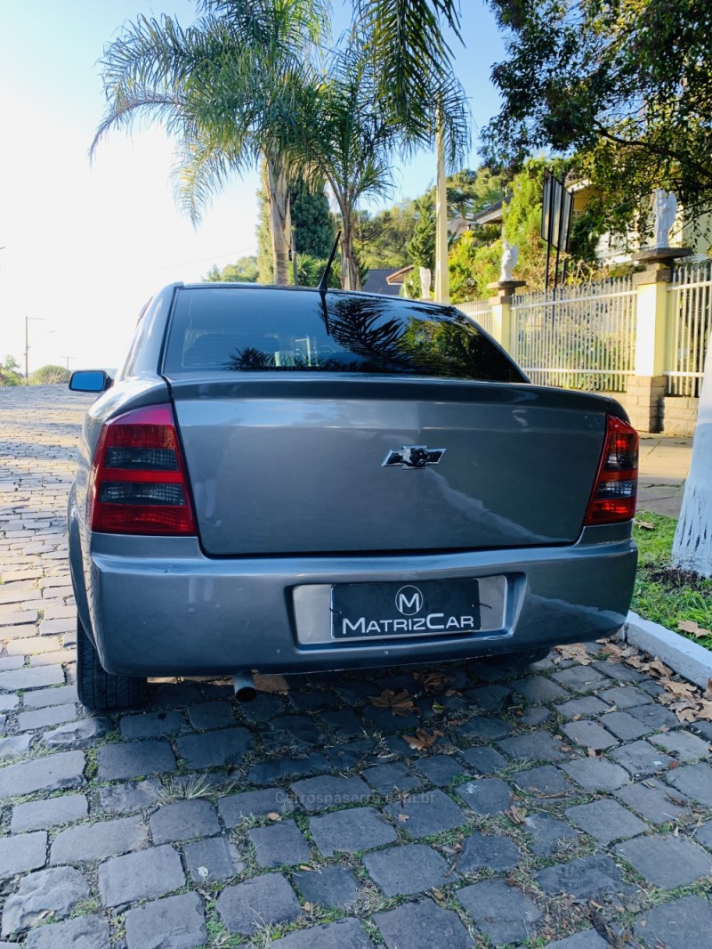 ASTRA 2.0 MPFI ELITE SEDAN 8V FLEX 4P MANUAL - 2005 - CANELA