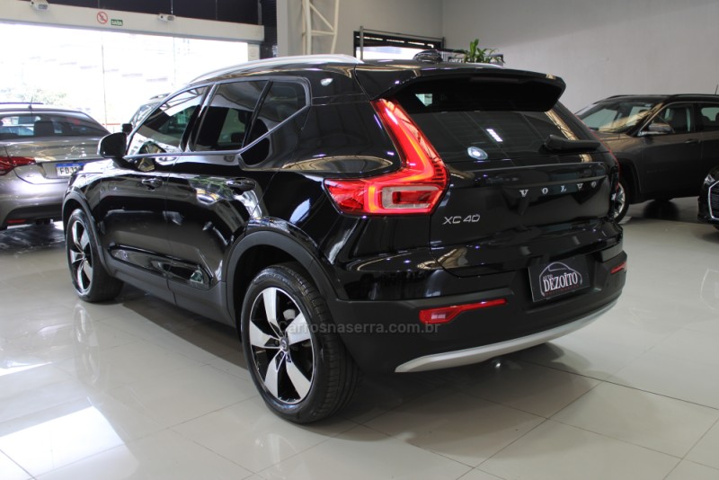 XC 40 2.0 T4 GASOLINA MOMENTUM 190CV FWD  - 2020 - CAXIAS DO SUL