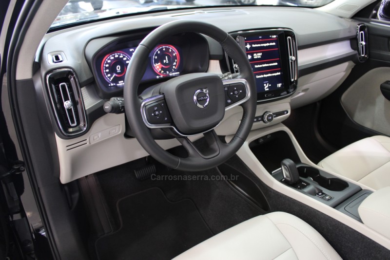 XC 40 2.0 T4 GASOLINA MOMENTUM 190CV FWD  - 2020 - CAXIAS DO SUL