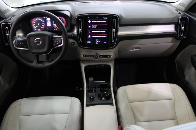 XC 40 2.0 T4 GASOLINA MOMENTUM 190CV FWD  - 2020 - CAXIAS DO SUL