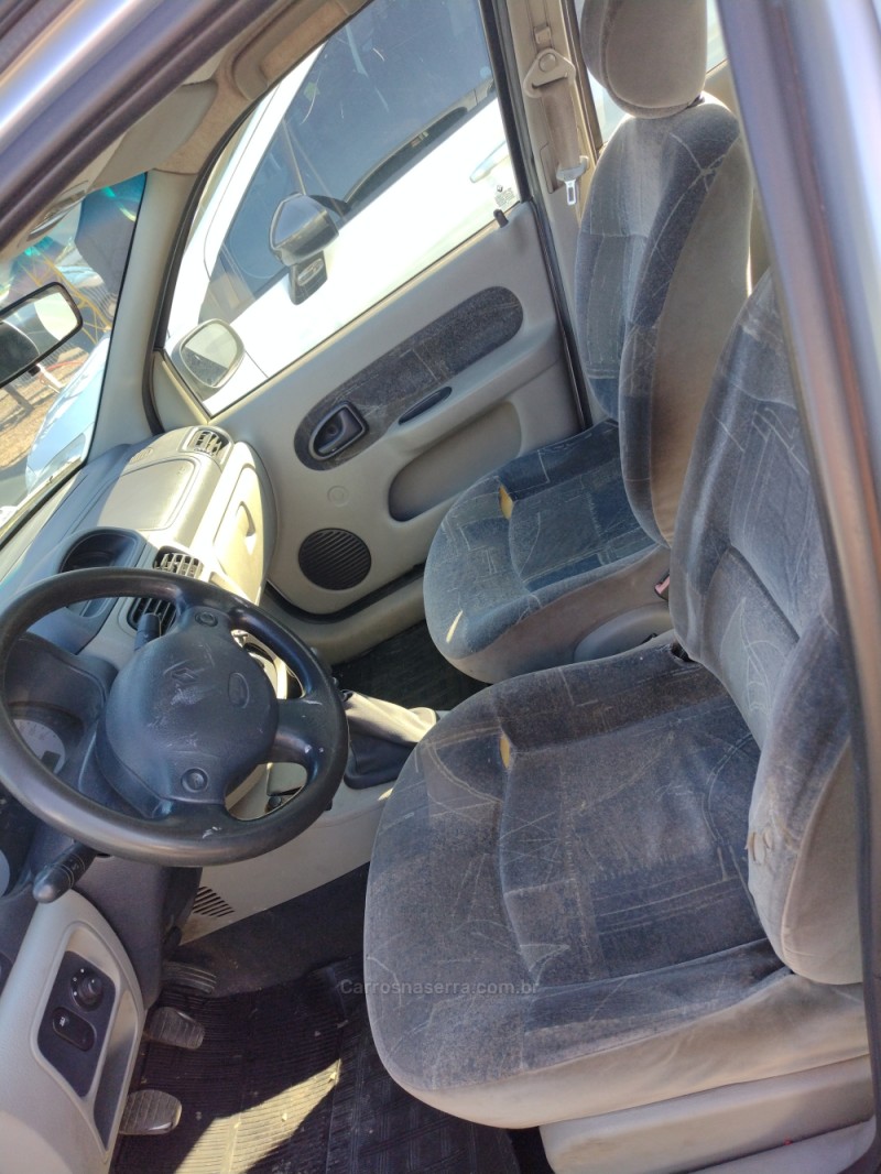 CLIO 1.6 PRIVILÉGE 16V GASOLINA 4P MANUAL - 2005 - SAPIRANGA