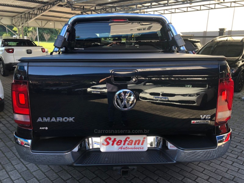 AMAROK 3.0 V6 TDI HIGHLINE CD DIESEL 4MOTION AUTOMÁTICO - 2020 - FELIZ