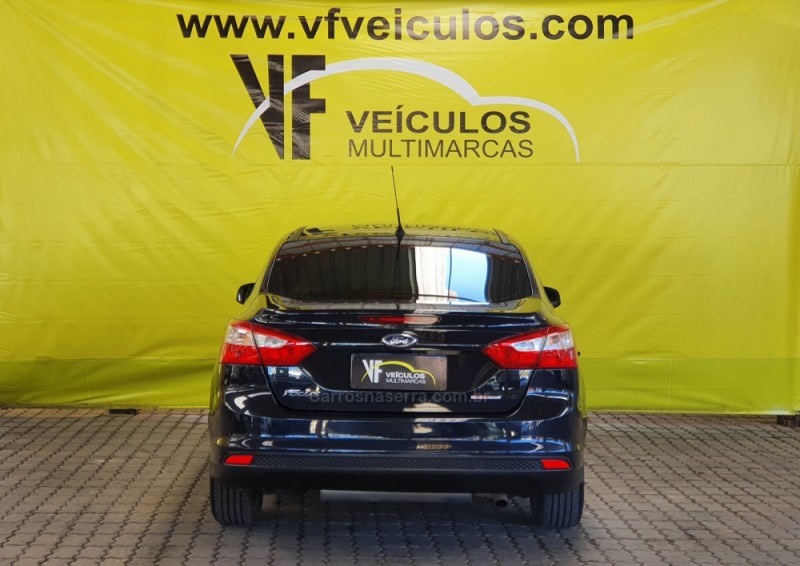 FOCUS 2.0 S SEDAN 16V FLEX 4P AUTOMÁTICO - 2014 - CAXIAS DO SUL