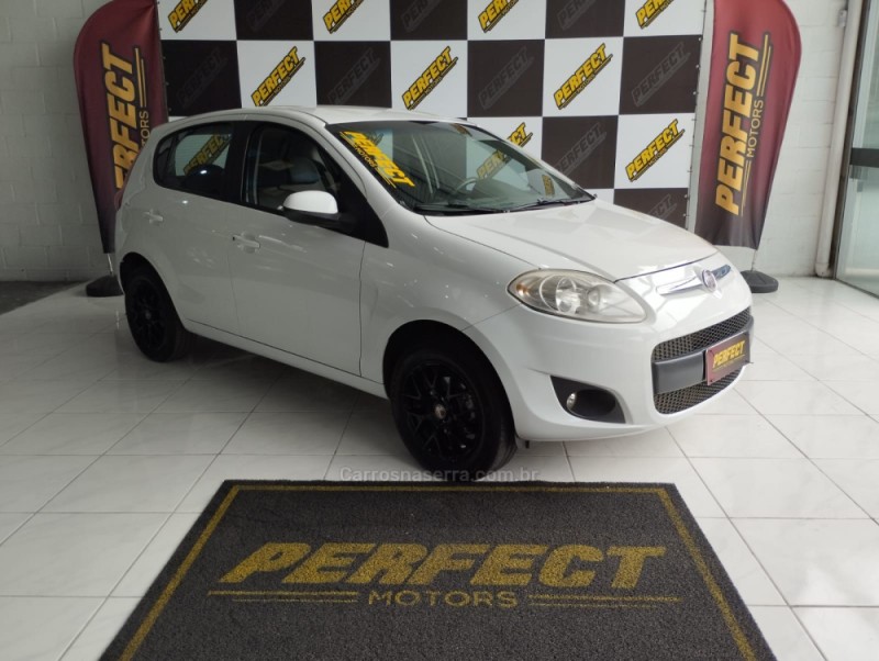 palio 1.6 mpi essence 16v flex 4p manual 2013 portao