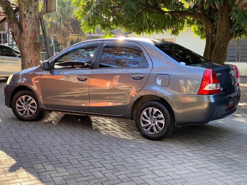 ETIOS 1.5 XS SEDAN 16V FLEX 4P MANUAL - 2013 - PAROBé