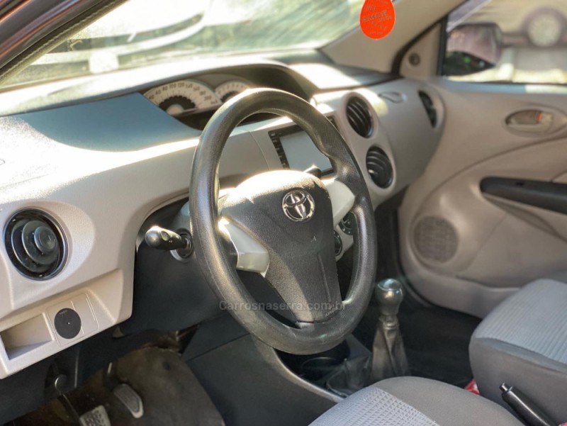 ETIOS 1.5 XS SEDAN 16V FLEX 4P MANUAL - 2013 - PAROBé