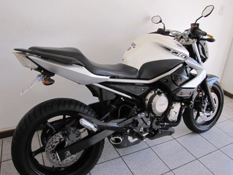 XJ6 N  - 2010 - FARROUPILHA