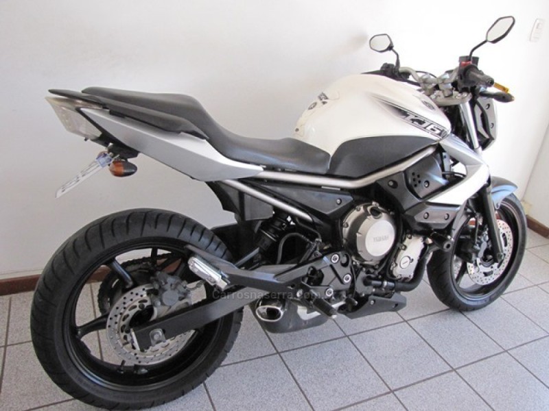 XJ6 N  - 2010 - FARROUPILHA