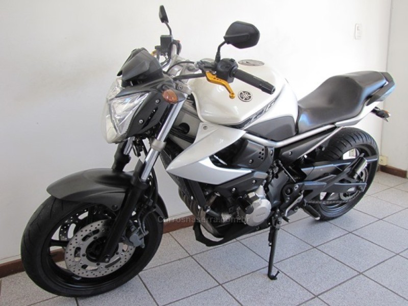 XJ6 N  - 2010 - FARROUPILHA