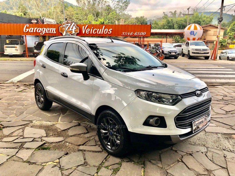 ECOSPORT 1.5 TIVCT FLEX FREESTYLE MANUAL  - 2014 - TRêS COROAS