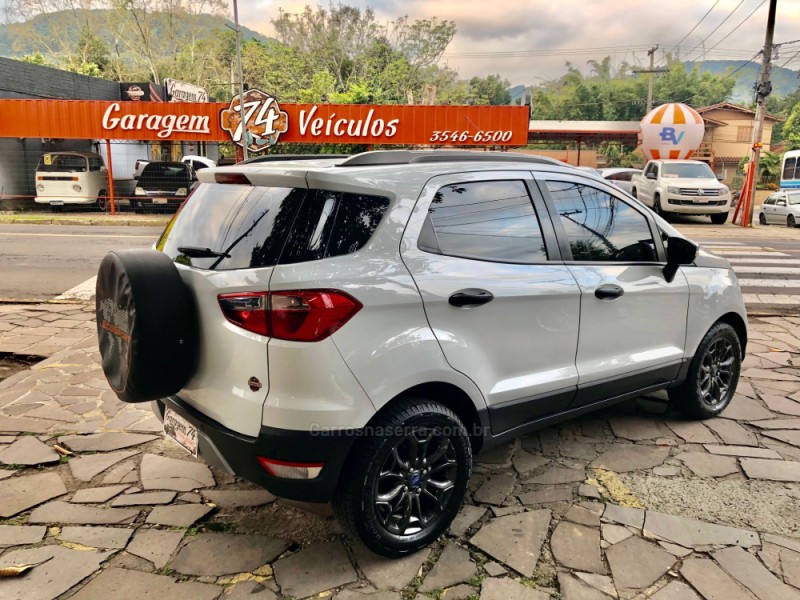 ECOSPORT 1.5 TIVCT FLEX FREESTYLE MANUAL  - 2014 - TRêS COROAS