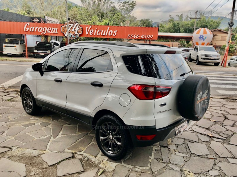 ECOSPORT 1.5 TIVCT FLEX FREESTYLE MANUAL  - 2014 - TRêS COROAS