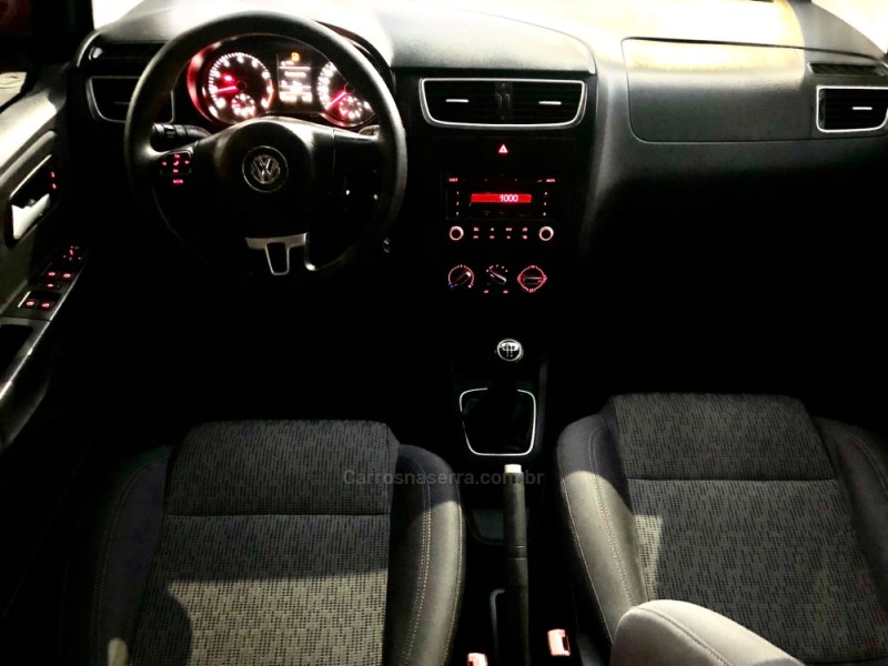 FOX 1.6 MI ITREND 8V FLEX 4P MANUAL - 2013 - TRêS COROAS