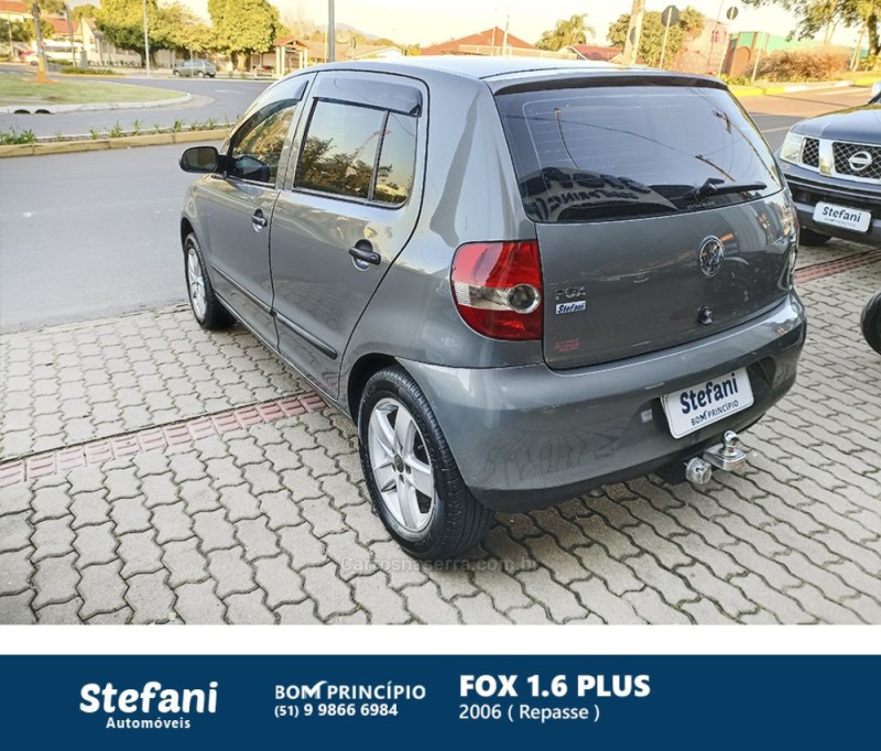 FOX 1.6 MI PLUS 8V FLEX 4P MANUAL - 2006 - BOM PRINCíPIO
