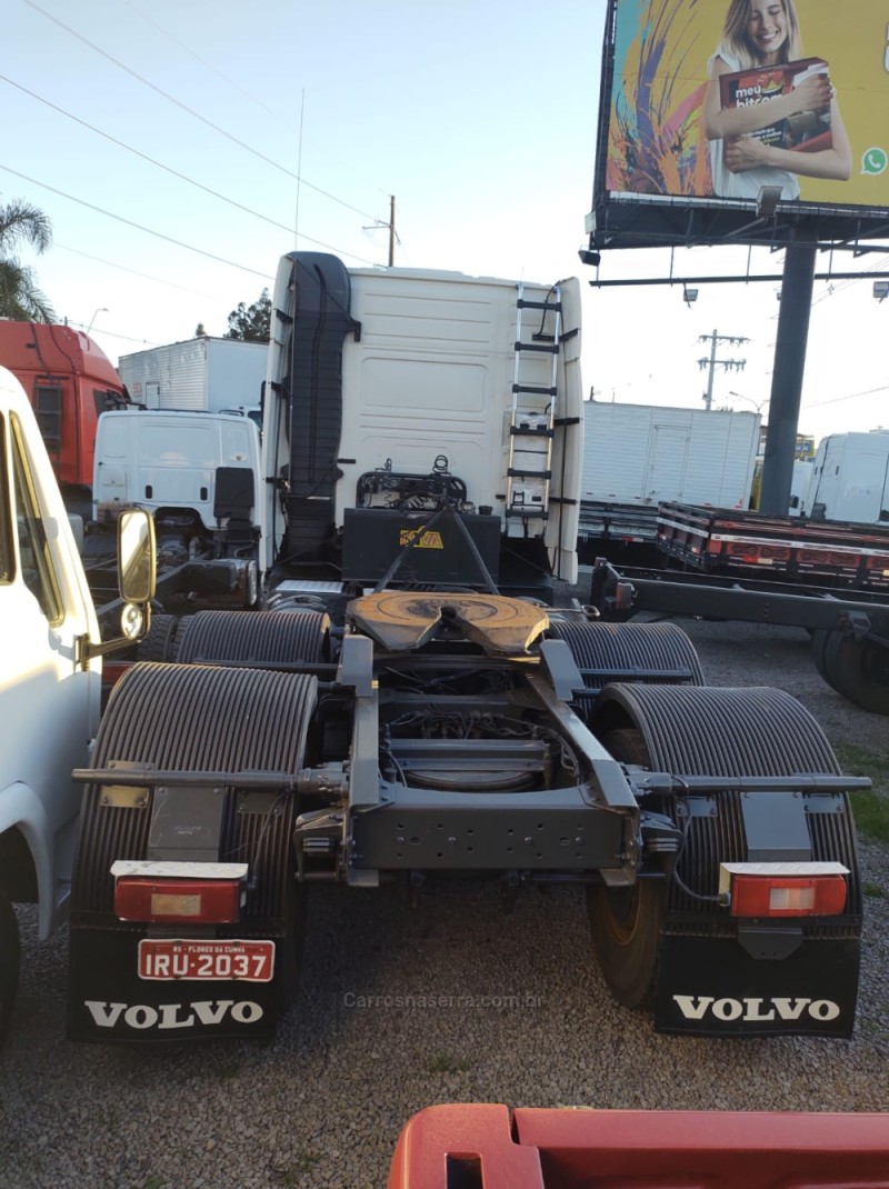 FH 440 GLOBETROTTER 6X2 - 2011 - CAXIAS DO SUL