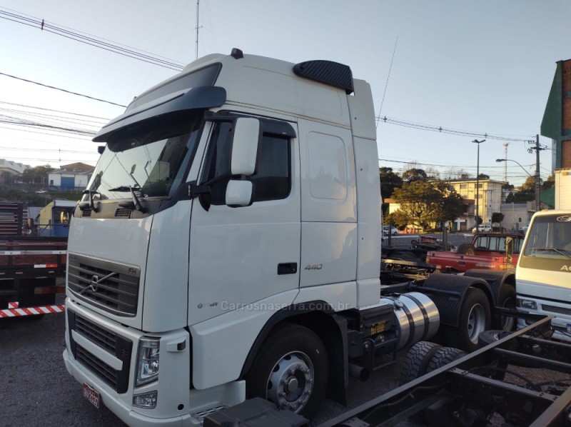 FH 440 GLOBETROTTER 6X2 - 2011 - CAXIAS DO SUL