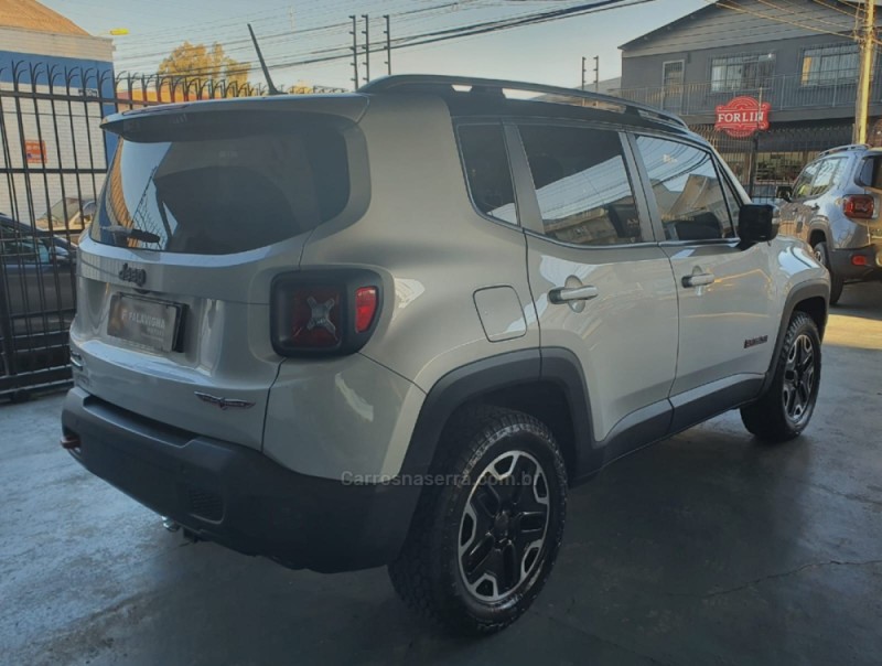 RENEGADE 2.0 16V TURBO DIESEL TRAILHAWK 4P 4X4 AUTOMÁTICO - 2016 - CAXIAS DO SUL