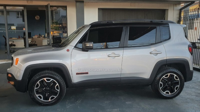 RENEGADE 2.0 16V TURBO DIESEL TRAILHAWK 4P 4X4 AUTOMÁTICO - 2016 - CAXIAS DO SUL