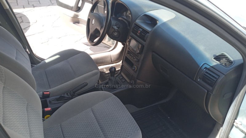 ASTRA 2.0 MPFI CD 8V GASOLINA 4P MANUAL - 2003 - FLORES DA CUNHA