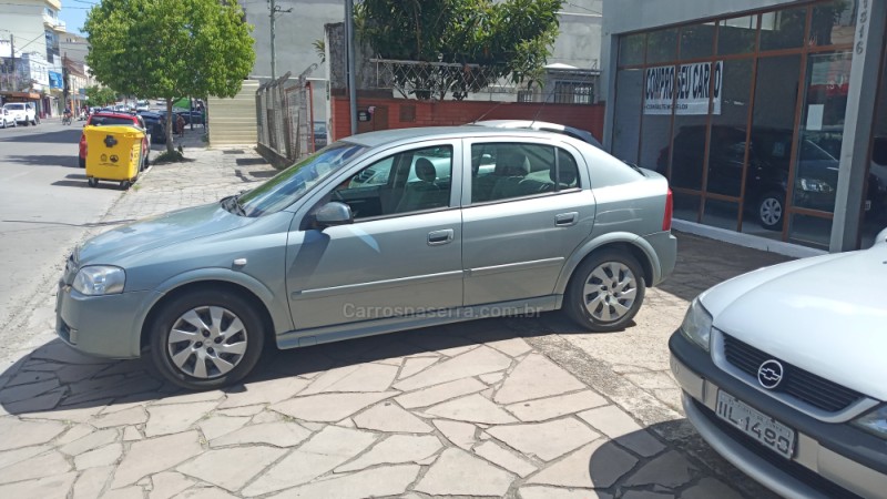 ASTRA 2.0 MPFI CD 8V GASOLINA 4P MANUAL - 2003 - FLORES DA CUNHA