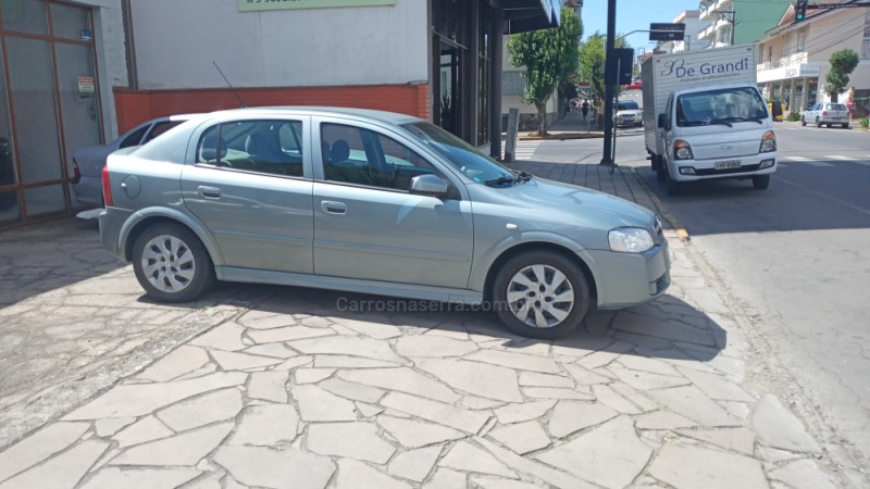 ASTRA 2.0 MPFI CD 8V GASOLINA 4P MANUAL - 2003 - FLORES DA CUNHA