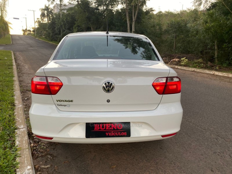 VOYAGE 1.0 MI TRENDLINE 8V FLEX 4P MANUAL - 2015 - CAMPO BOM