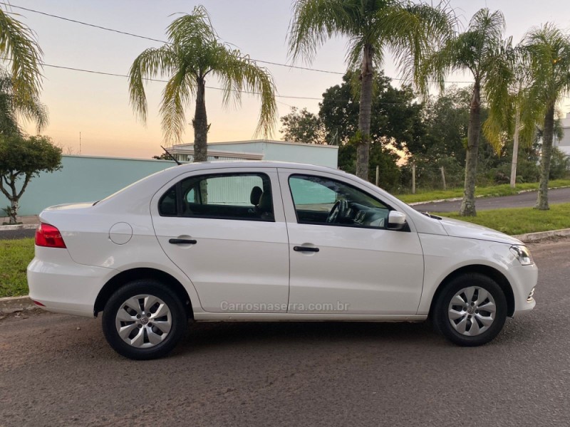 VOYAGE 1.0 MI TRENDLINE 8V FLEX 4P MANUAL - 2015 - CAMPO BOM