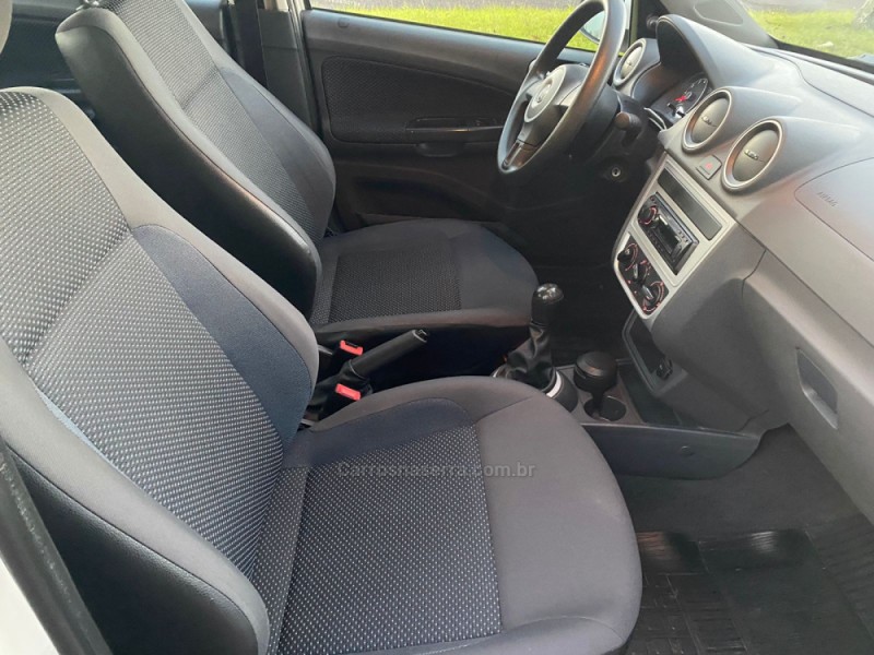 VOYAGE 1.0 MI TRENDLINE 8V FLEX 4P MANUAL - 2015 - CAMPO BOM