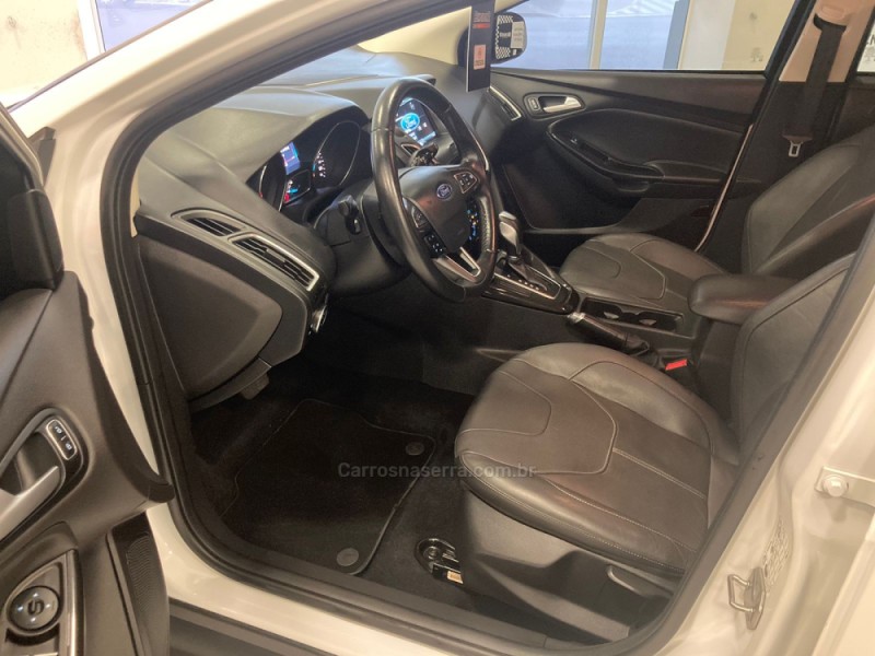 FOCUS 2.0 TITANIUM HATCH 16V FLEX 4P AUTOMÁTICO - 2016 - SALVADOR DO SUL