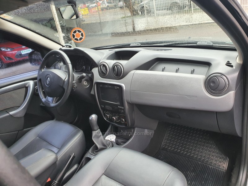 DUSTER 1.6 TECH ROAD 4X2 16V FLEX 4P MANUAL - 2014 - CAXIAS DO SUL